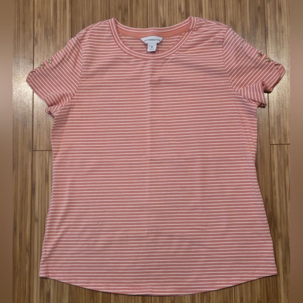 NWOT Liz Claiborne Fitted Short Sleeve Tee